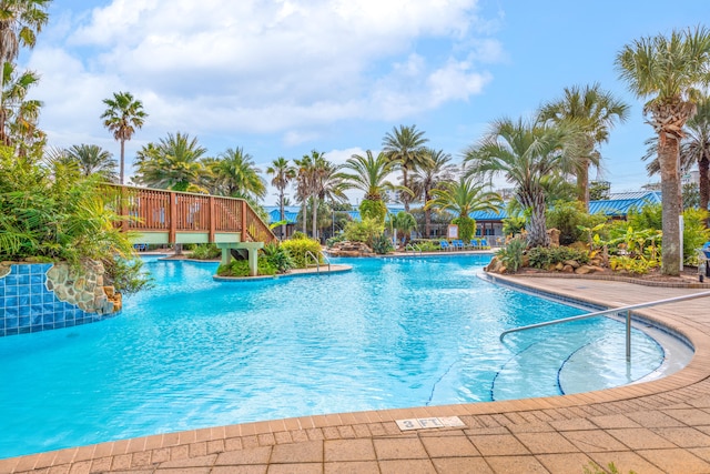 view of swimming pool