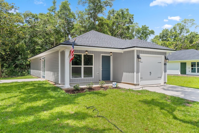 ranch-style house with a front lawn