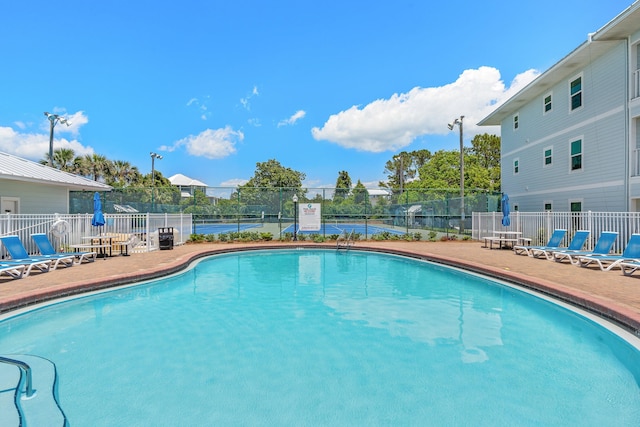 view of swimming pool