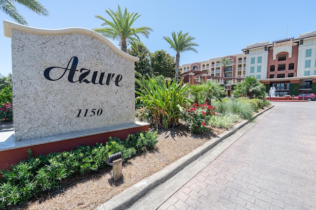 view of community / neighborhood sign