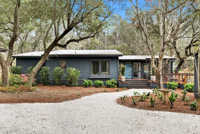 view of front of property