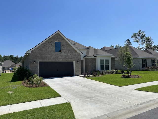 view of front of home featuring a front lawn