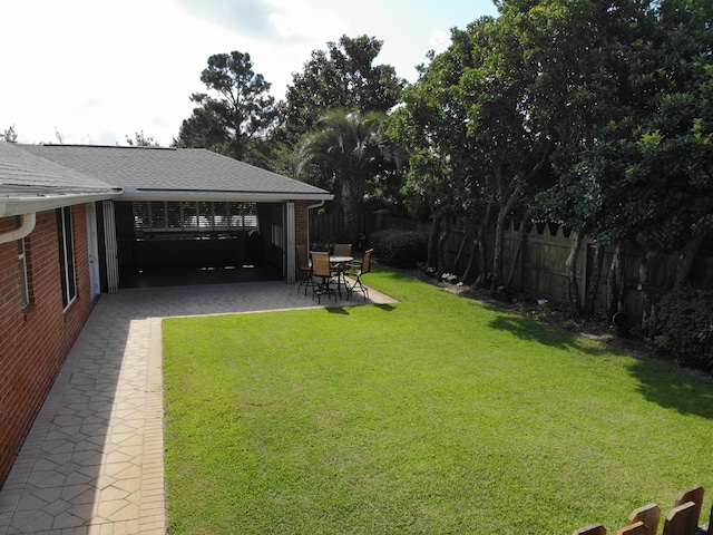 view of yard featuring a patio