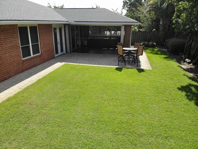 view of yard featuring a patio area