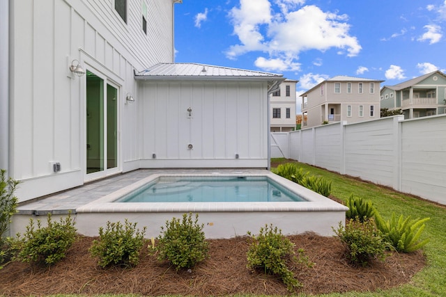 view of swimming pool