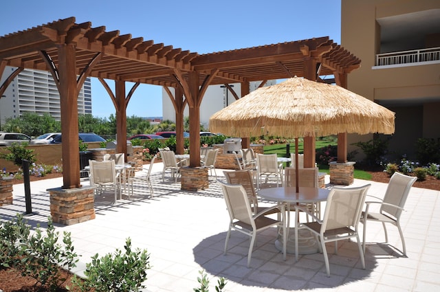 view of patio featuring a pergola