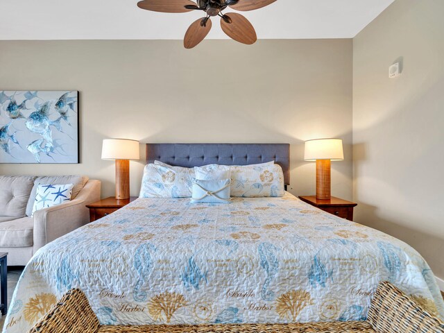 bedroom with ceiling fan