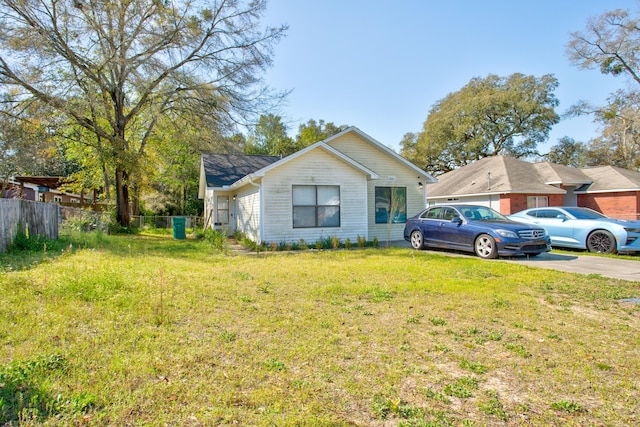 view of front facade with a front lawn