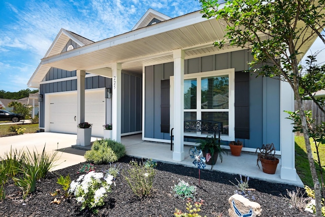 view of front facade featuring covered porch