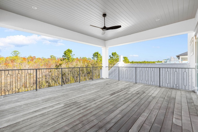 deck with ceiling fan