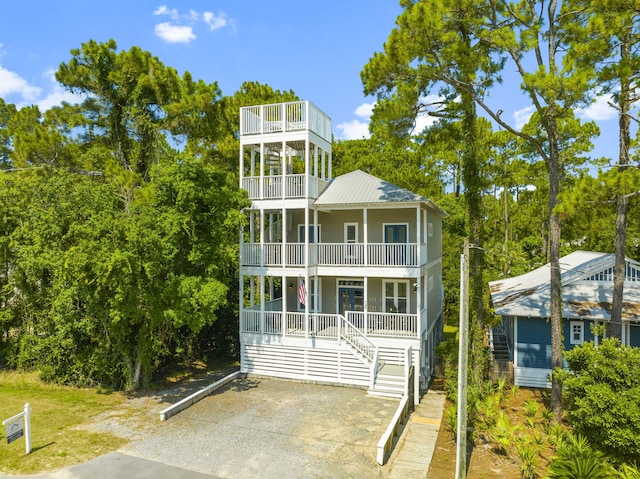 view of front of house featuring a porch