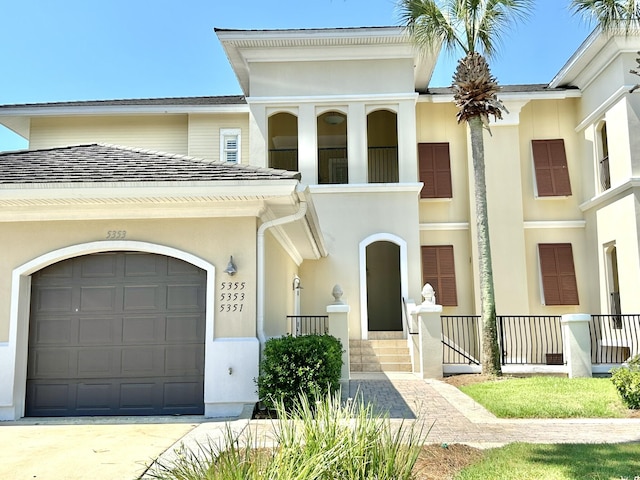 view of front of property featuring a garage