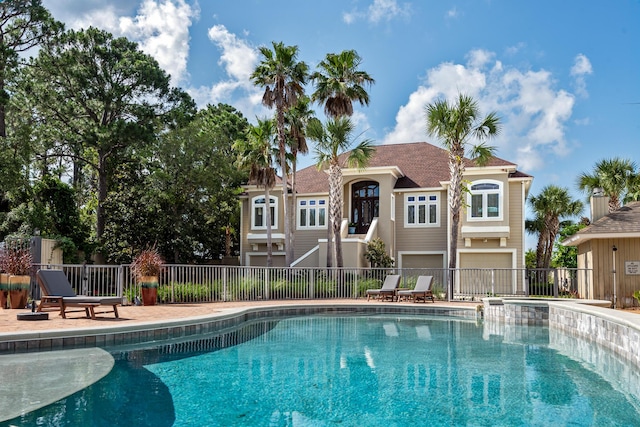 view of swimming pool