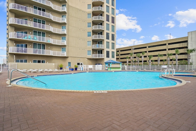 view of swimming pool