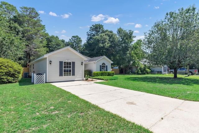 ranch-style house featuring a front yard