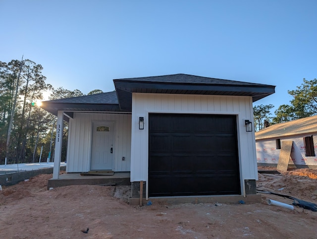 view of front of home featuring a garage