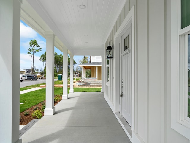 view of patio / terrace with covered porch