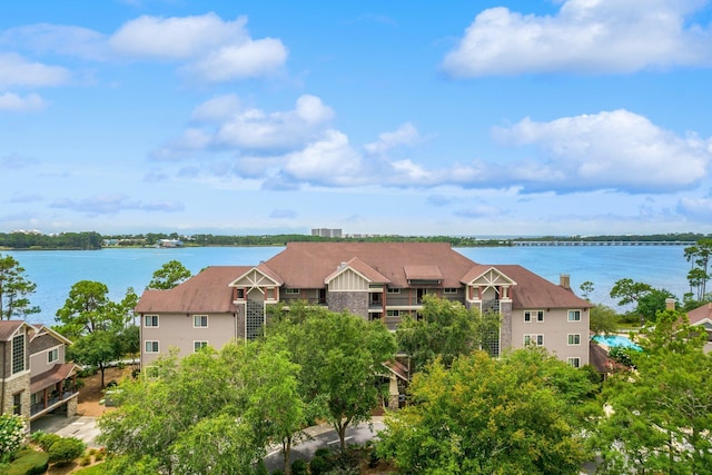 bird's eye view with a water view