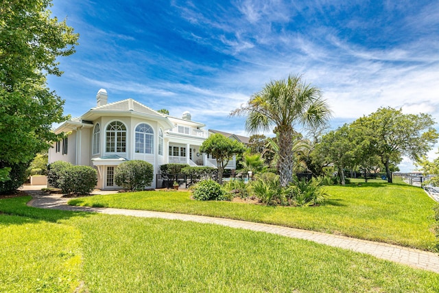 view of front of house with a front yard