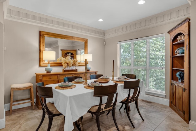 dining room featuring recessed lighting, visible vents, and baseboards