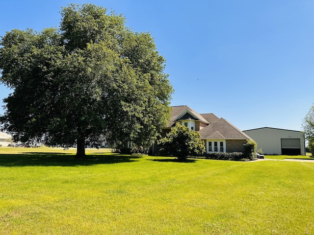 view of front of home featuring a front lawn