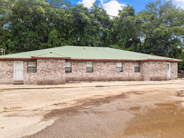 view of home's exterior