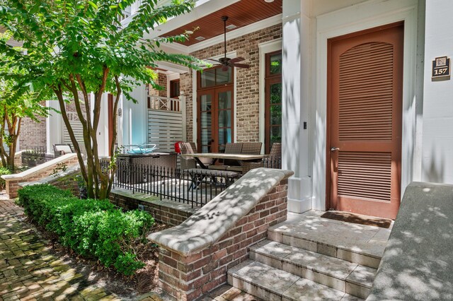 doorway to property featuring a porch