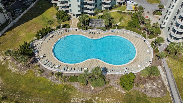 view of swimming pool