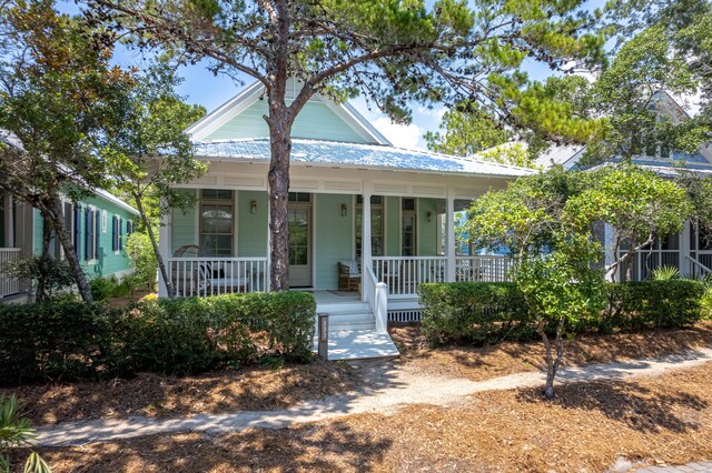 view of front facade with covered porch