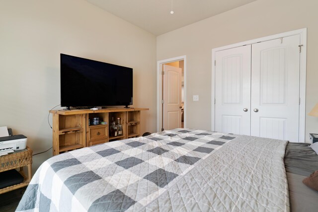 bedroom with a closet