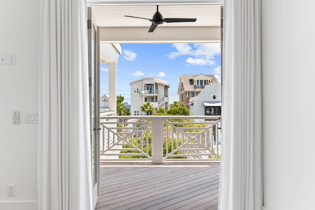 room details featuring ceiling fan