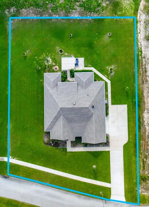 birds eye view of property