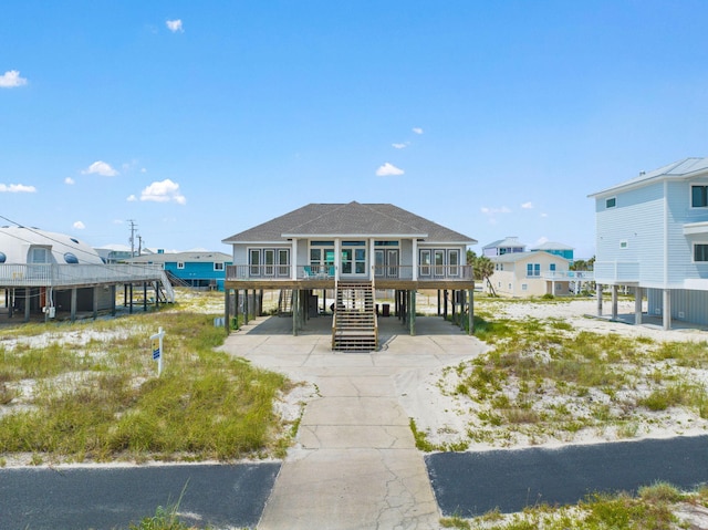 view of front facade featuring a carport