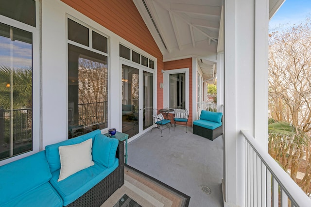 balcony featuring an outdoor hangout area