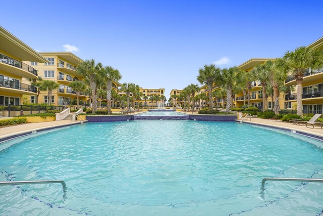 view of swimming pool