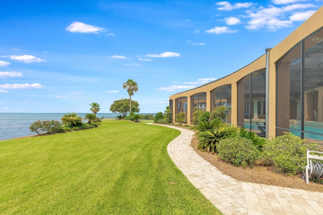 view of yard featuring a water view