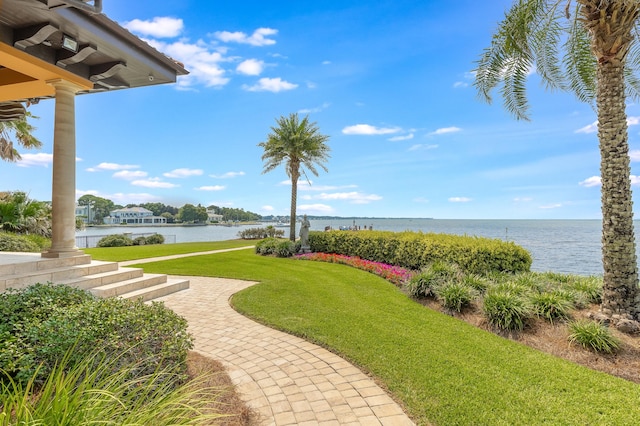 view of yard featuring a water view