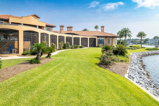 view of yard featuring a water view