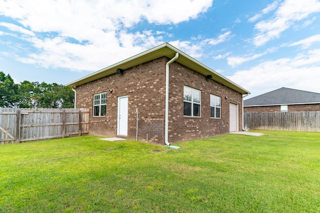 exterior space with a yard