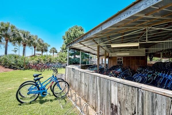 exterior space with a yard