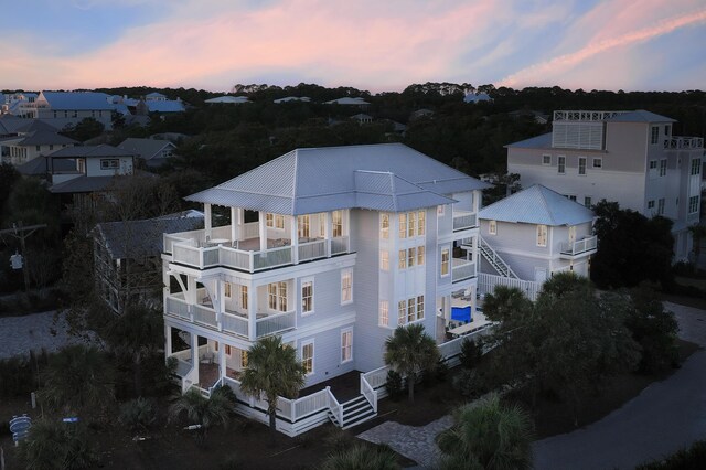 view of aerial view at dusk