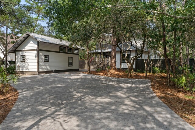 view of front of property