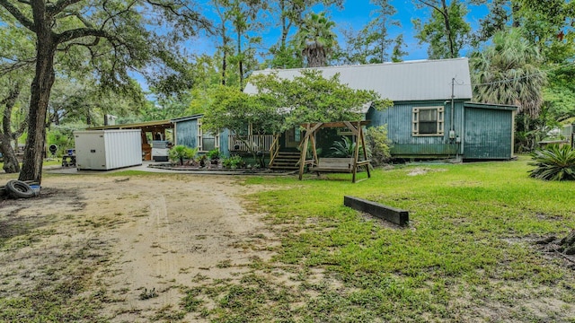 view of front of house with a front yard