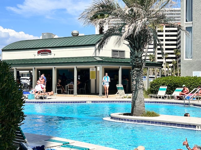 view of swimming pool