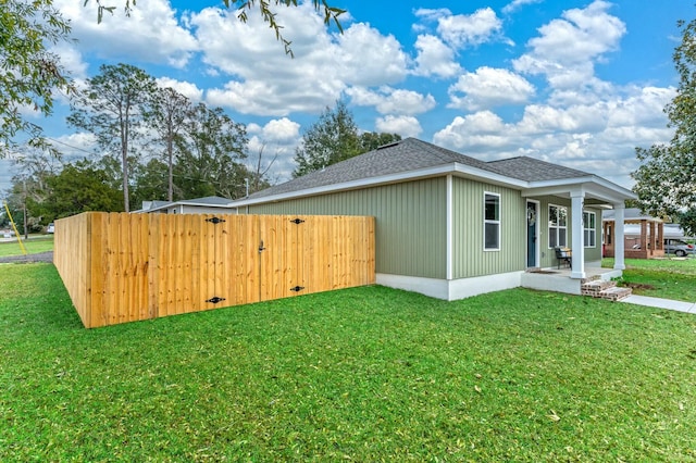 exterior space featuring a lawn