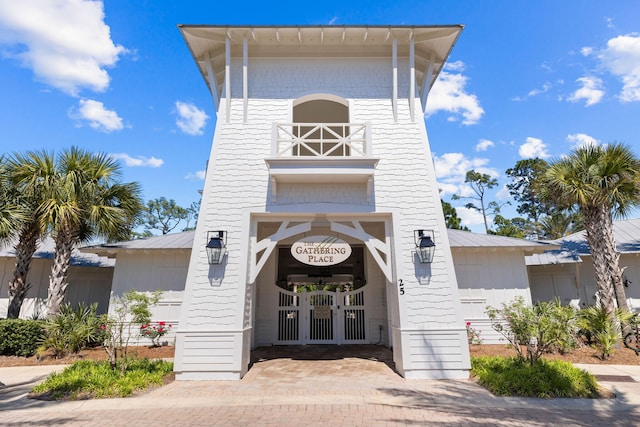 view of front of property