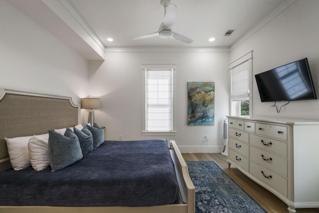bedroom with light wood-type flooring, baseboards, visible vents, recessed lighting, and ceiling fan