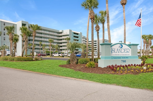 view of community / neighborhood sign