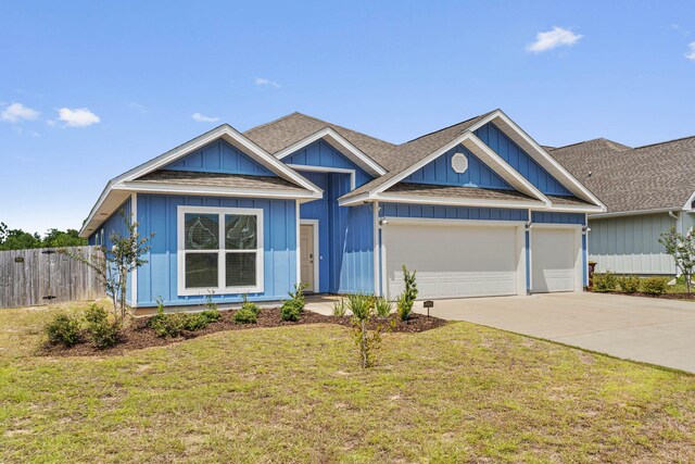 view of front of property with a front yard