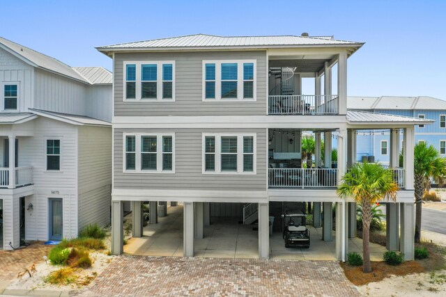 view of front of home with a balcony